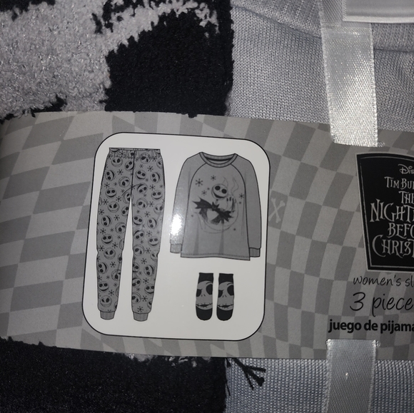 Nightmare Before Christmas Women's 3-Piece Pajama Set - Picture 8 of 8